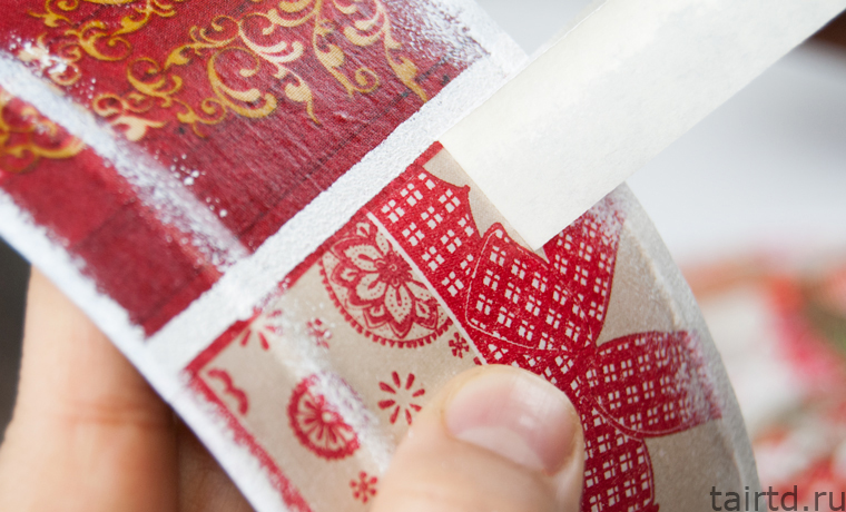 Новогодний декор жестяной банки для печенья. Лоскутный декупаж Новогодний декор жестяной банки для печенья. Лоскутный декупаж